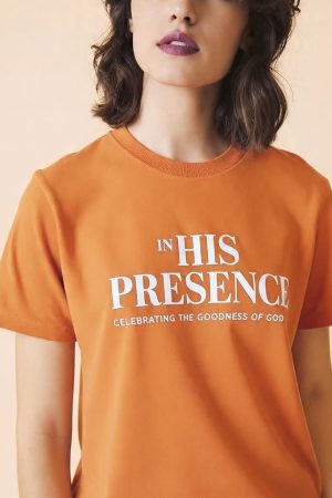 Excl In His Presence T-Shirt For Women - Burnt Orange Faith Graphic Tee